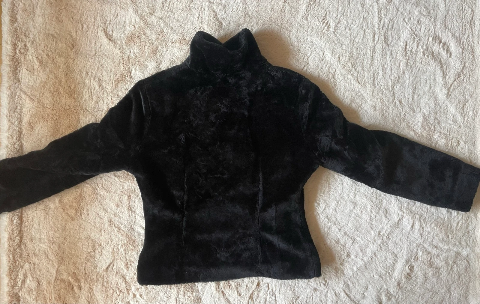 Casaco de pelo sintético preto super macio | Fecho de zíper – photo 3